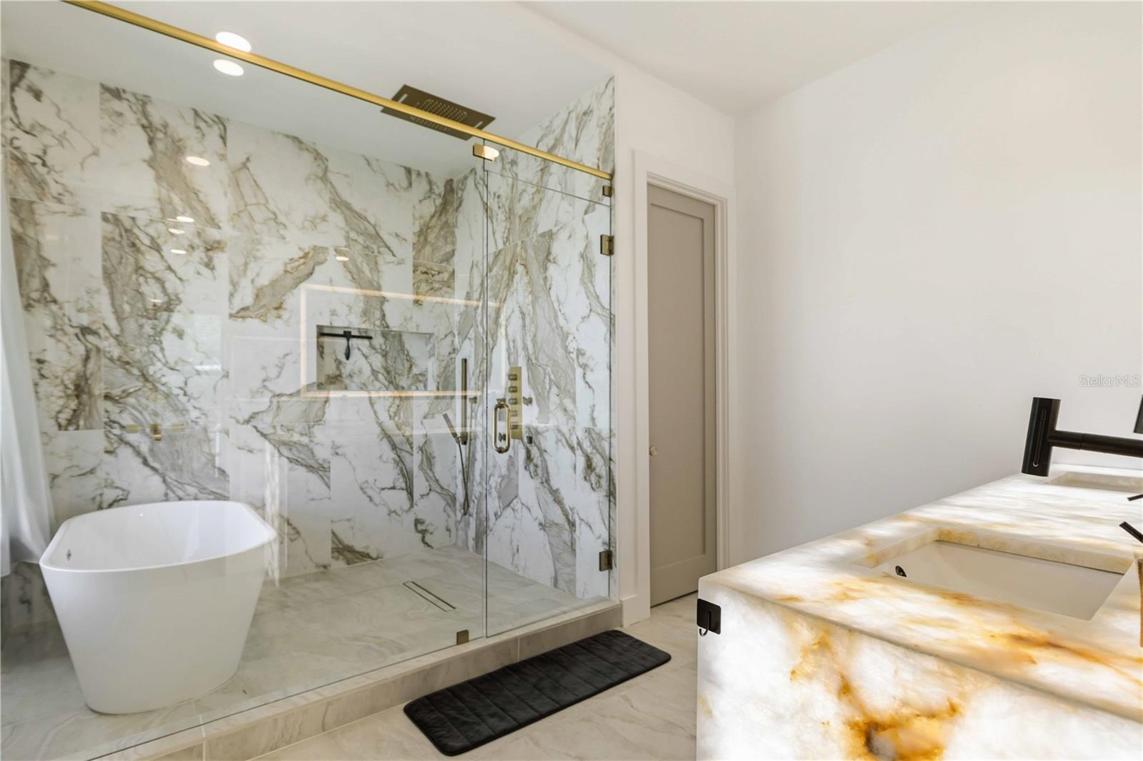 MORRISON COURT - Residential