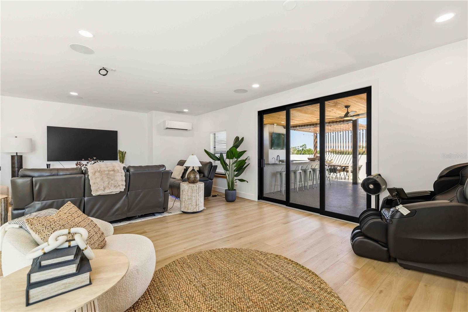 MORRISON COURT - Residential