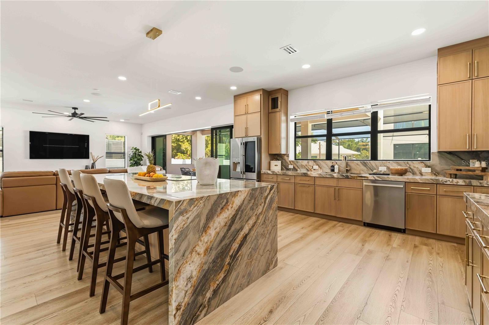 MORRISON COURT - Residential