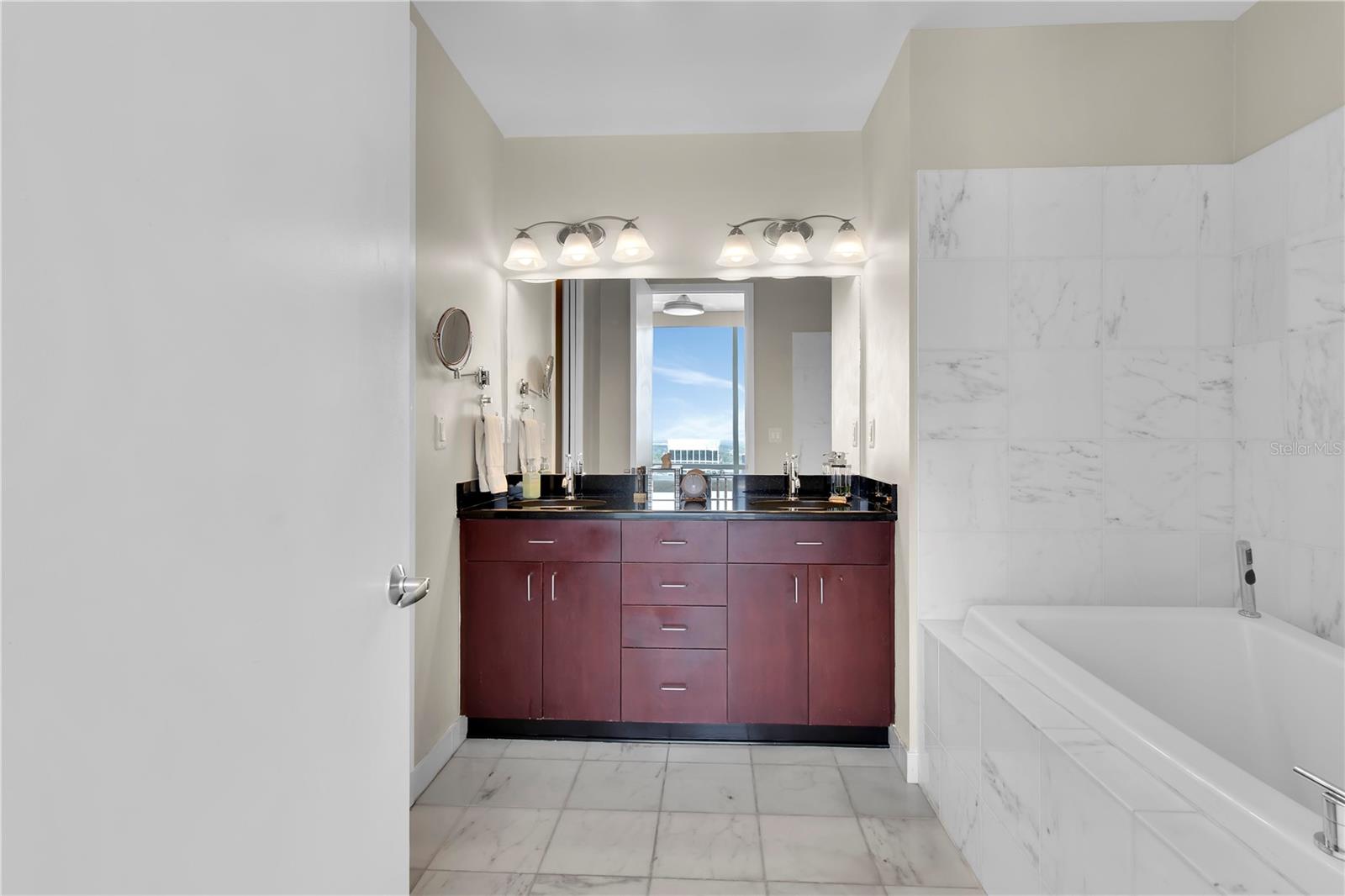 VUE/LK EOLA A CONDO - Residential Lease