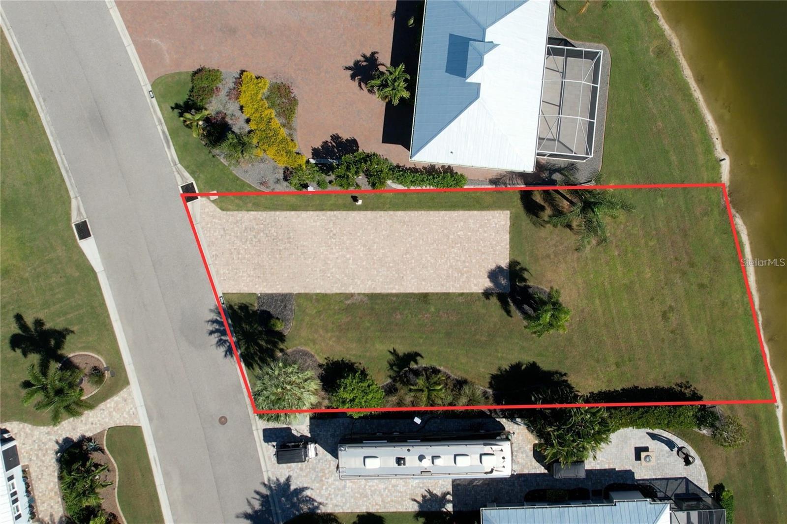 THORNTON CRK MOTORCOACH RESIDENCE - Land