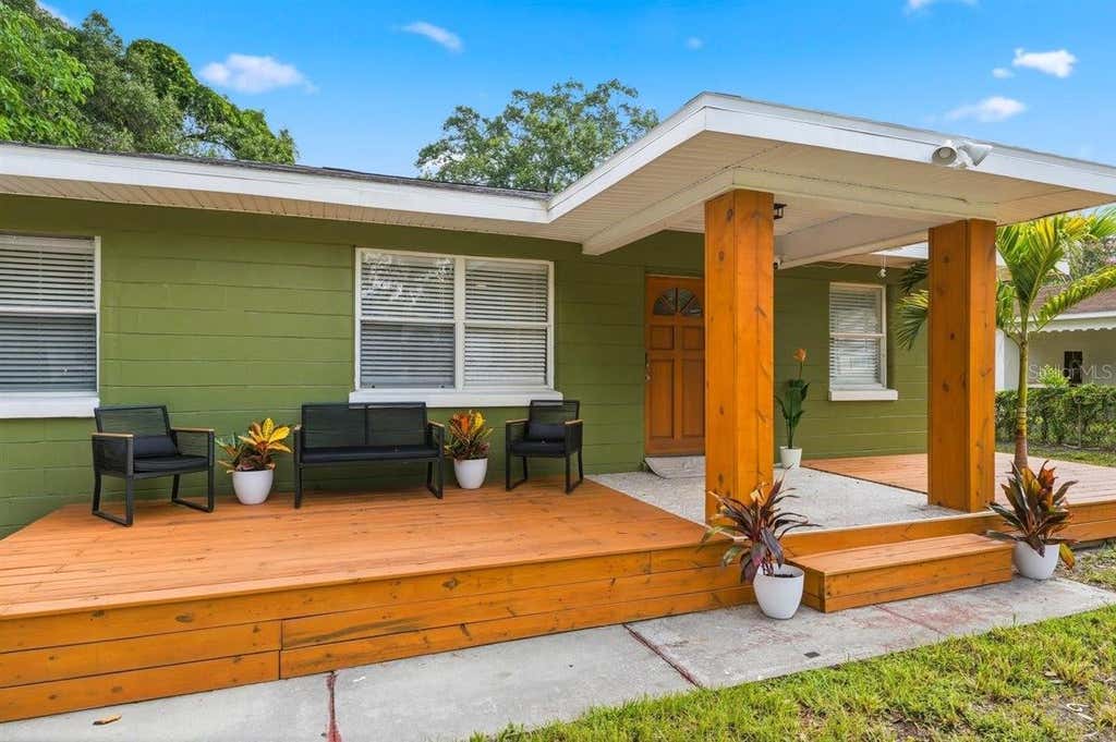 Photo of 1912 E Hanna Avenue, Tampa, FL 33610 (MLS # TB8500931)