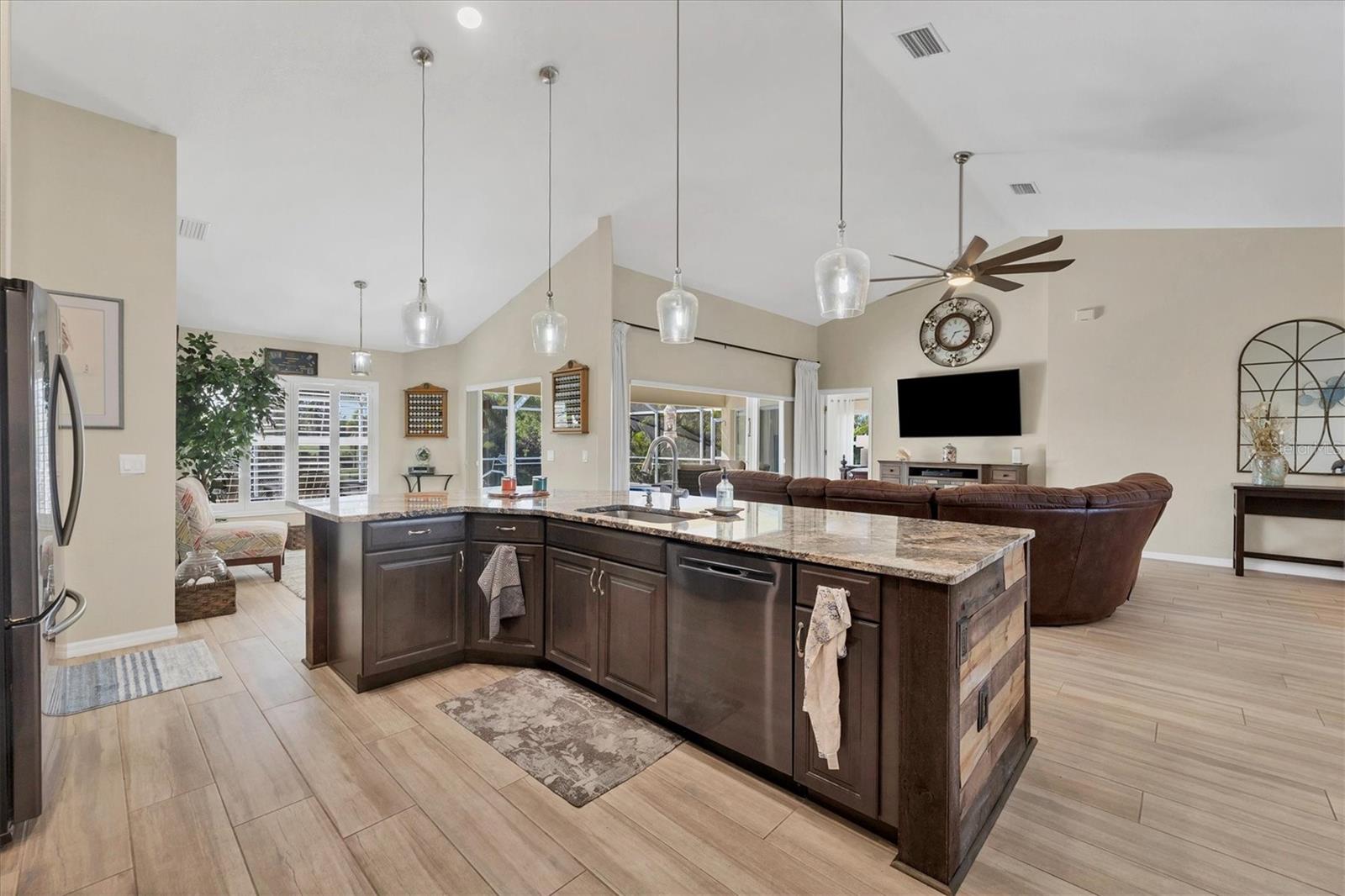 ROTONDA WEST PINE VALLEY - Residential