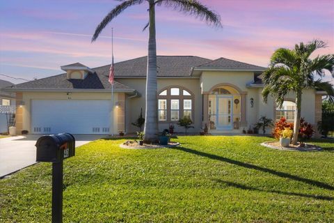 Photo of 40 Tee View Court, Rotonda West, FL 33947 (MLS # C7517788)
