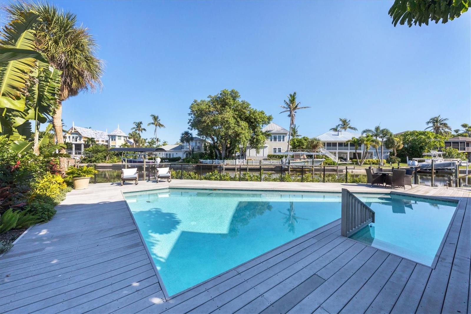 HARBOR DRIVE WATERWAYS - Residential