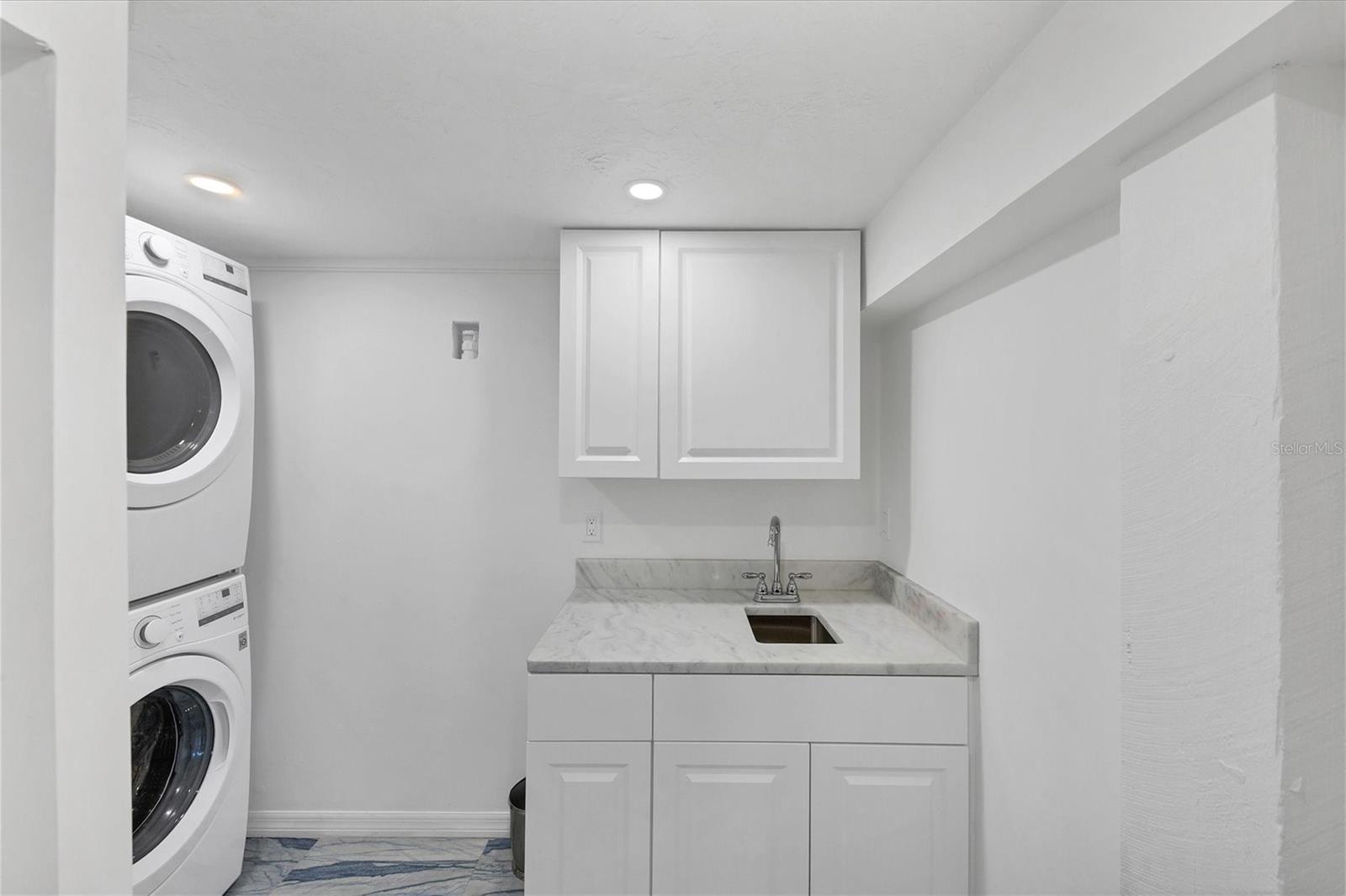 HARBOR DRIVE WATERWAYS - Residential