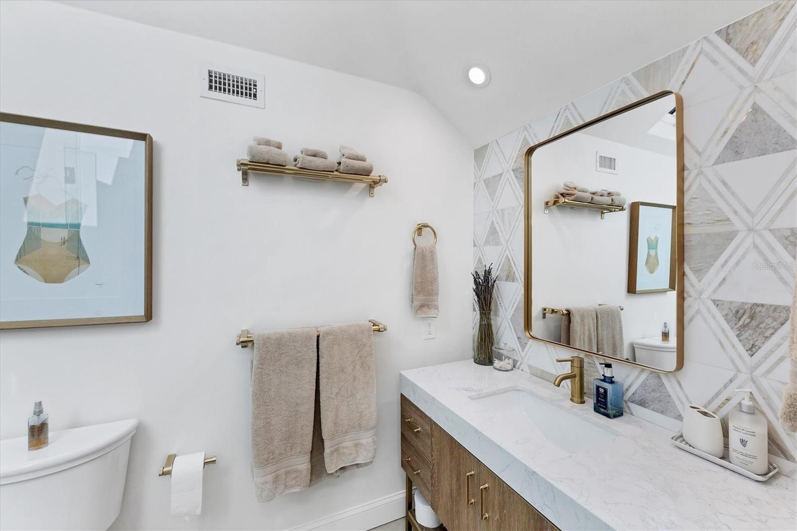 HARBOR DRIVE WATERWAYS - Residential