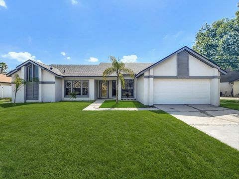 Photo of 2211 Fairmont Circle, Orlando, FL 32837 (MLS # O6332451)