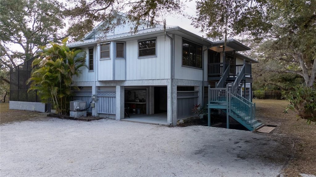 Photo of 593 S Moon Drive, Venice, FL 34292 (MLS # N6142496)