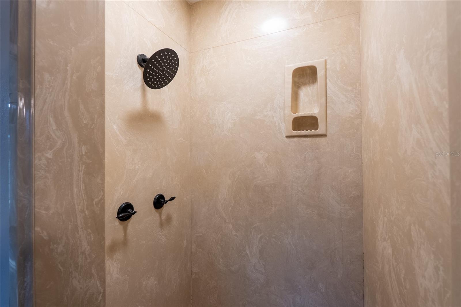 NORTH VENICE FARMS AND EVERGLA-667100 - Residential