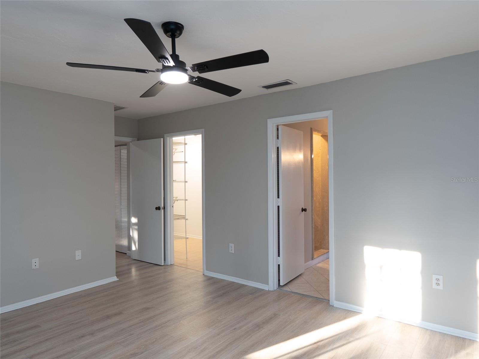 NORTH VENICE FARMS AND EVERGLA-667100 - Residential