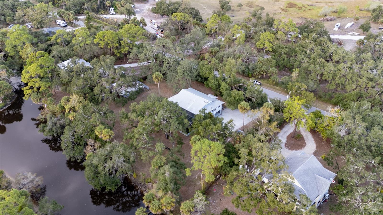 NORTH VENICE FARMS AND EVERGLA-667100 - Residential