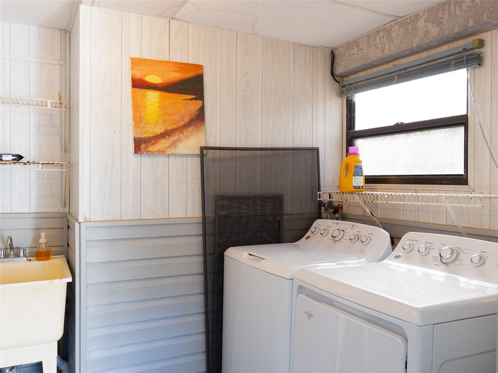 NORTH VENICE FARMS AND EVERGLA-667100 - Residential