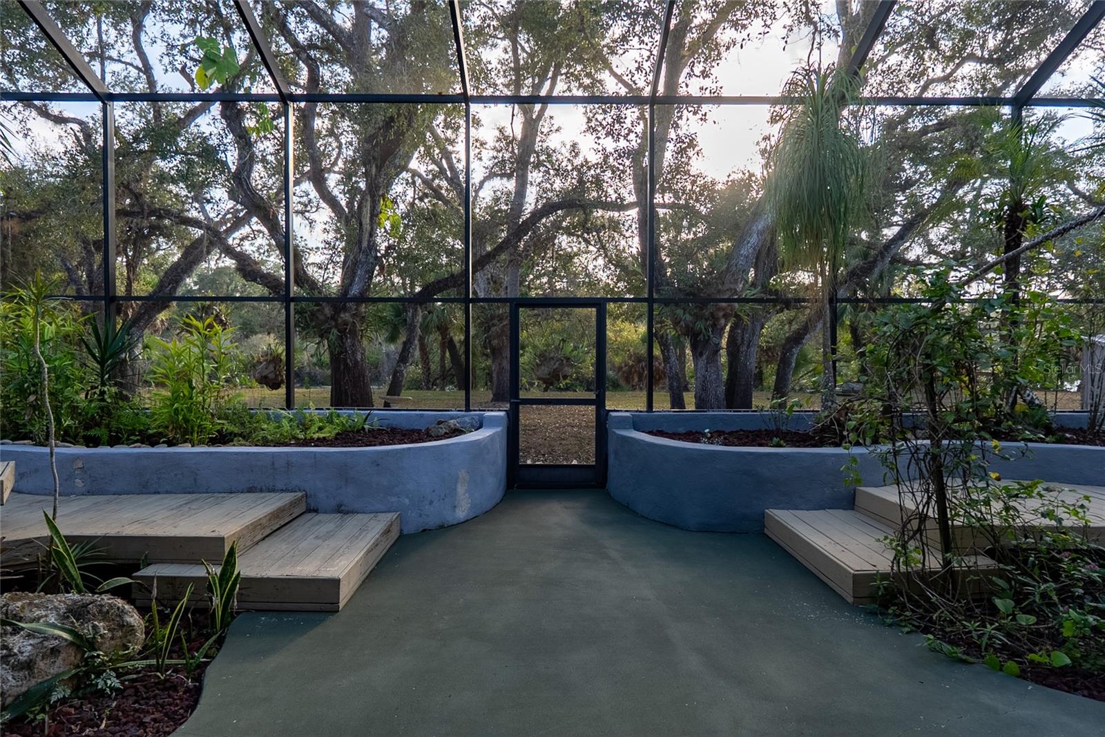 NORTH VENICE FARMS AND EVERGLA-667100 - Residential