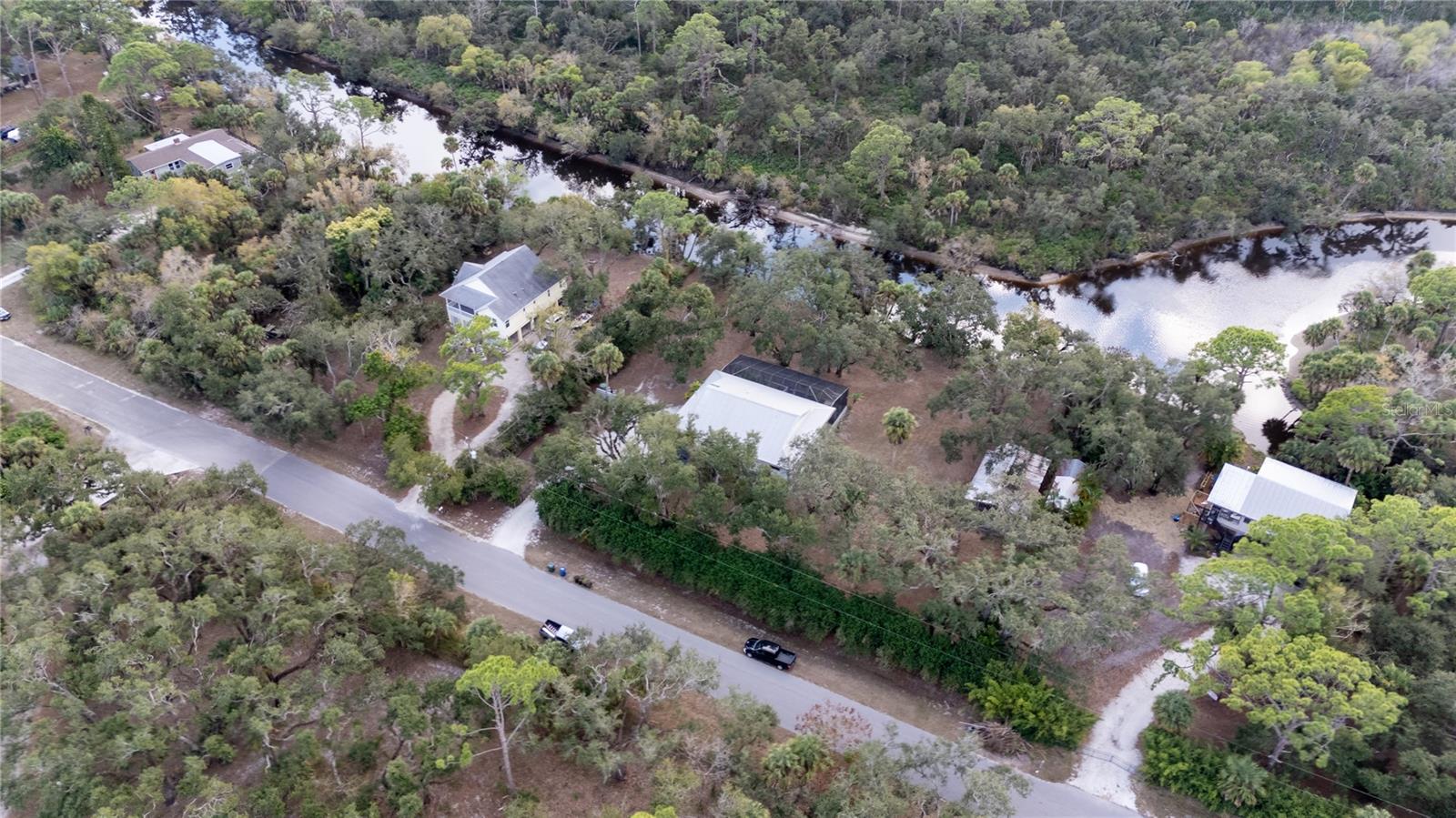 NORTH VENICE FARMS AND EVERGLA-667100 - Residential