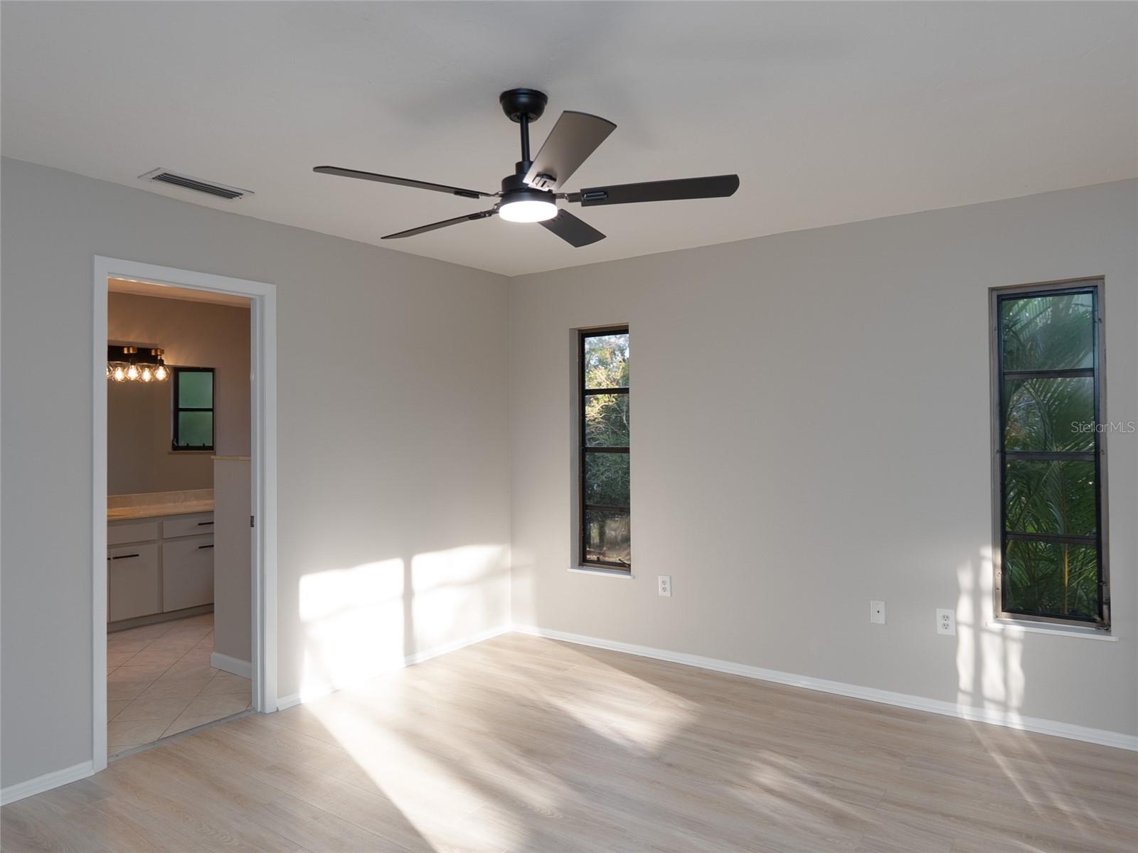 NORTH VENICE FARMS AND EVERGLA-667100 - Residential