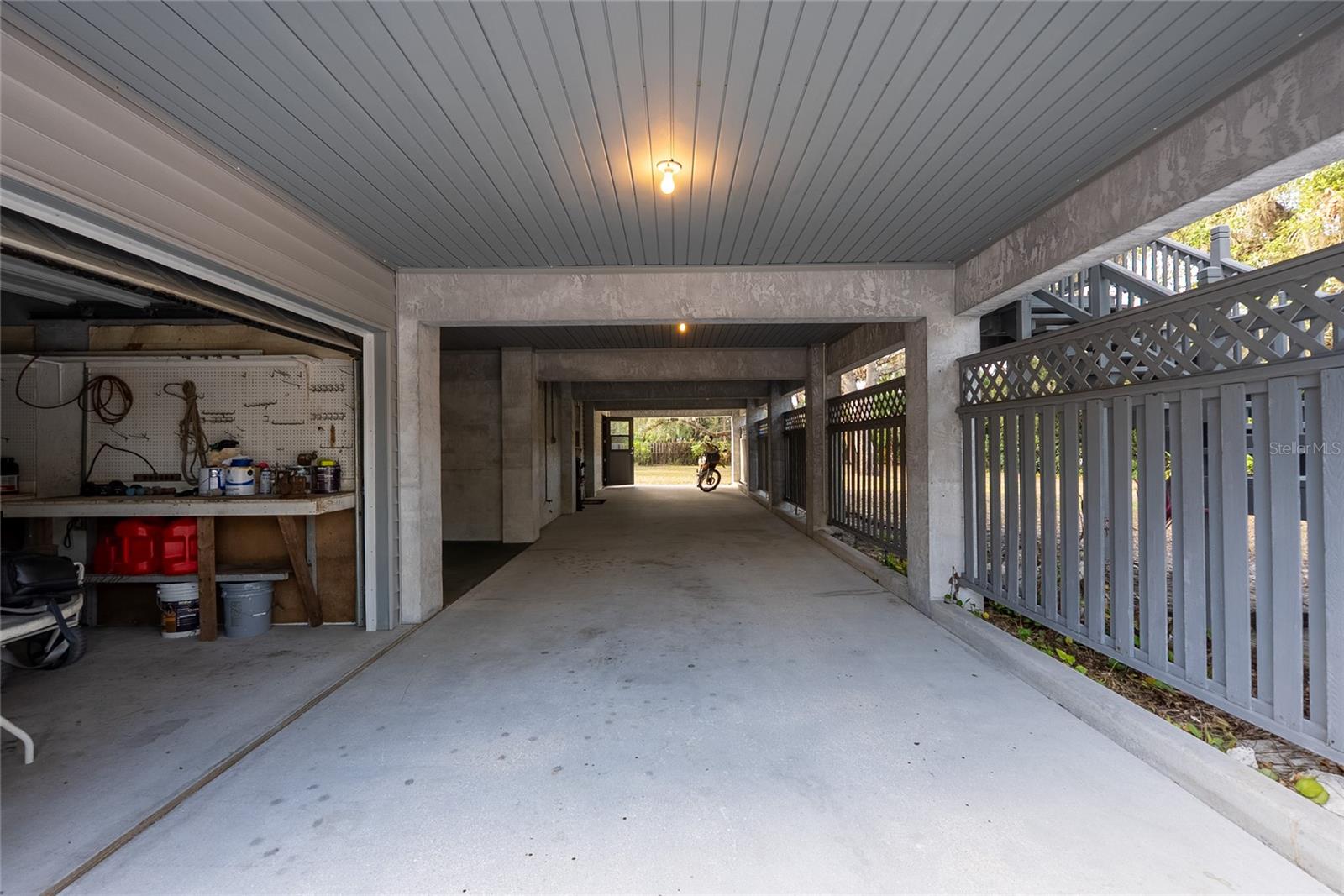 NORTH VENICE FARMS AND EVERGLA-667100 - Residential