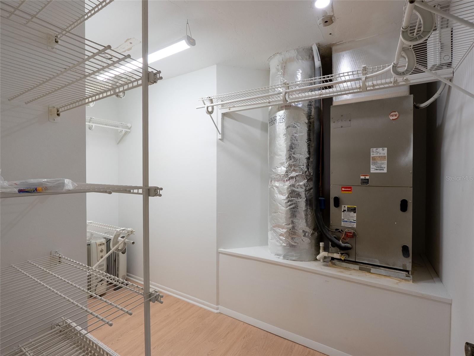 NORTH VENICE FARMS AND EVERGLA-667100 - Residential