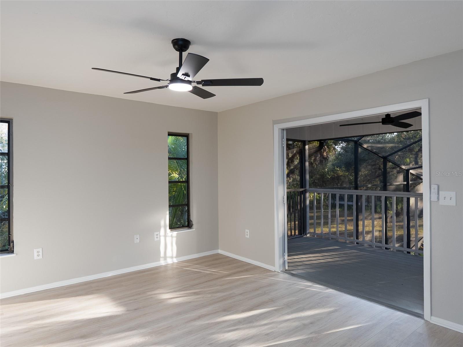 NORTH VENICE FARMS AND EVERGLA-667100 - Residential