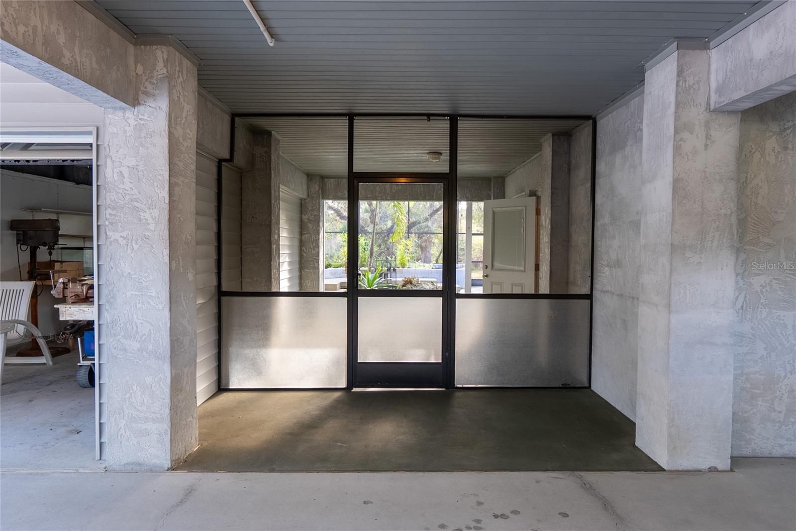 NORTH VENICE FARMS AND EVERGLA-667100 - Residential