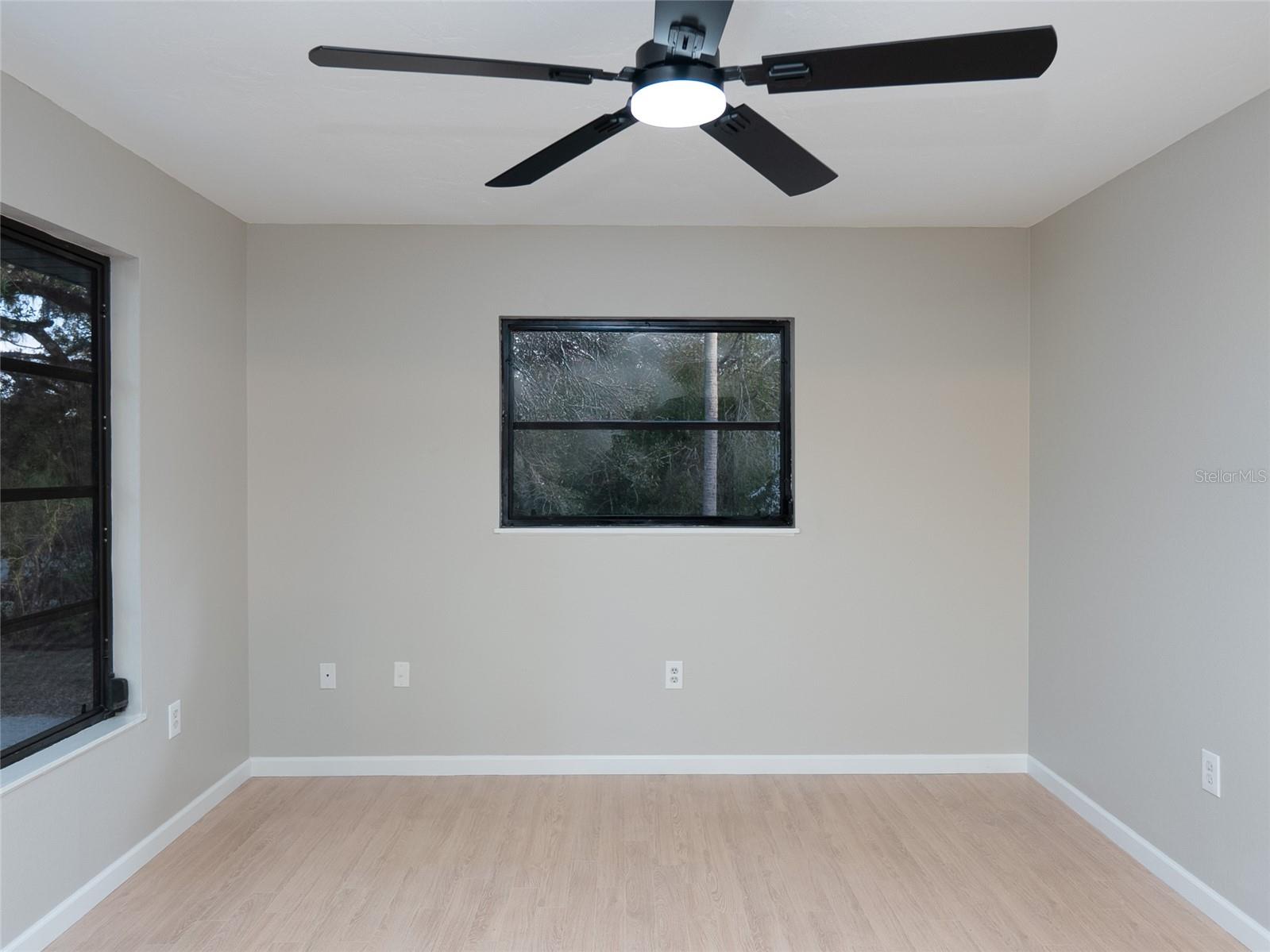 NORTH VENICE FARMS AND EVERGLA-667100 - Residential