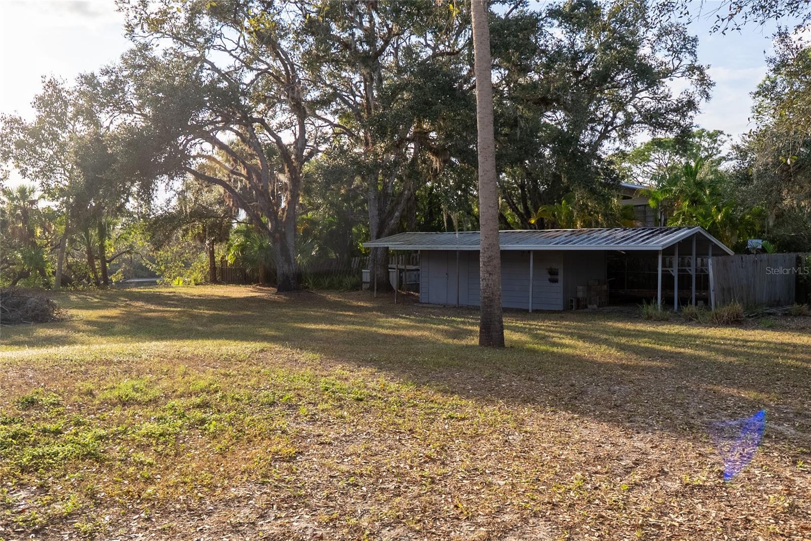 NORTH VENICE FARMS AND EVERGLA-667100 - Residential