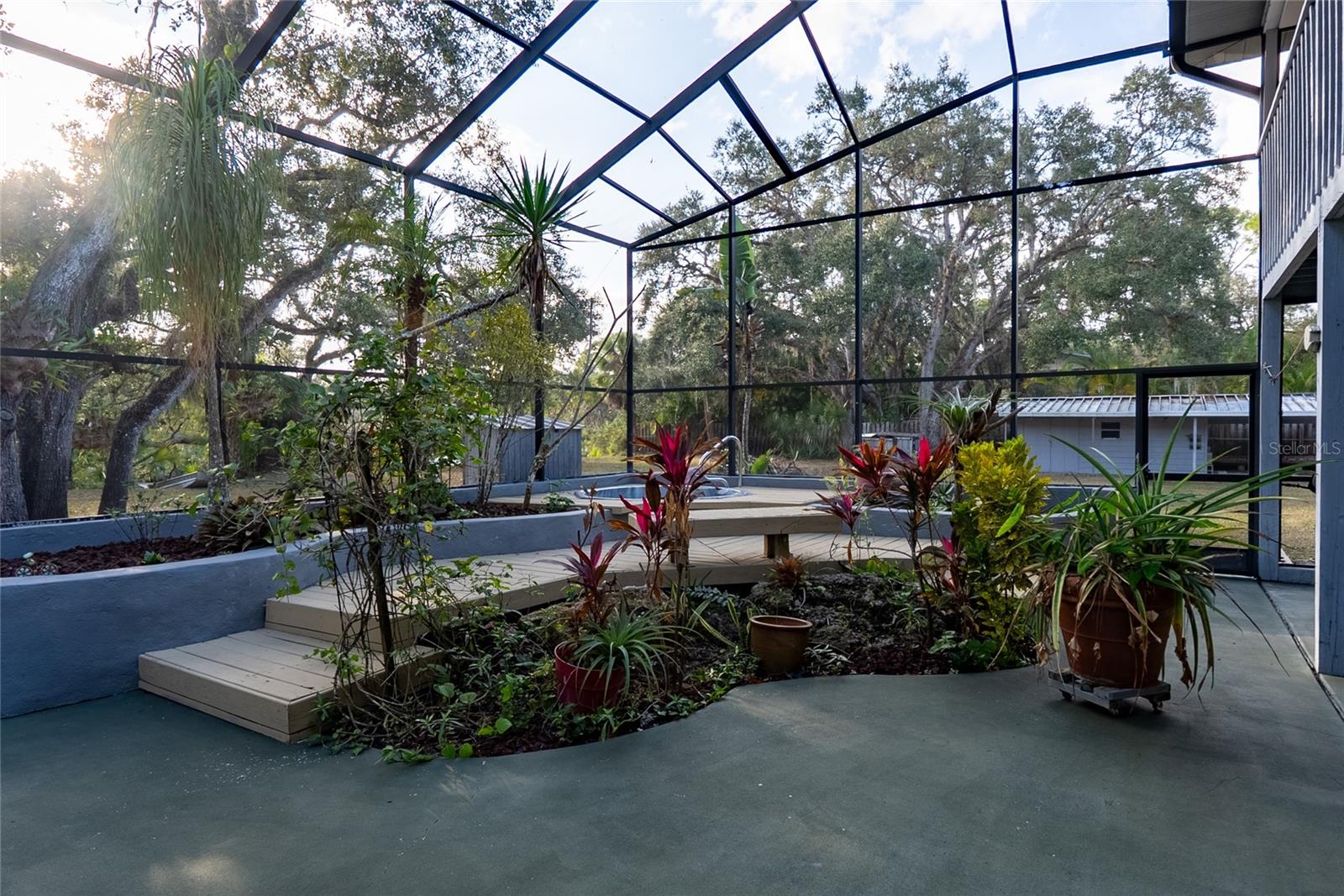 NORTH VENICE FARMS AND EVERGLA-667100 - Residential