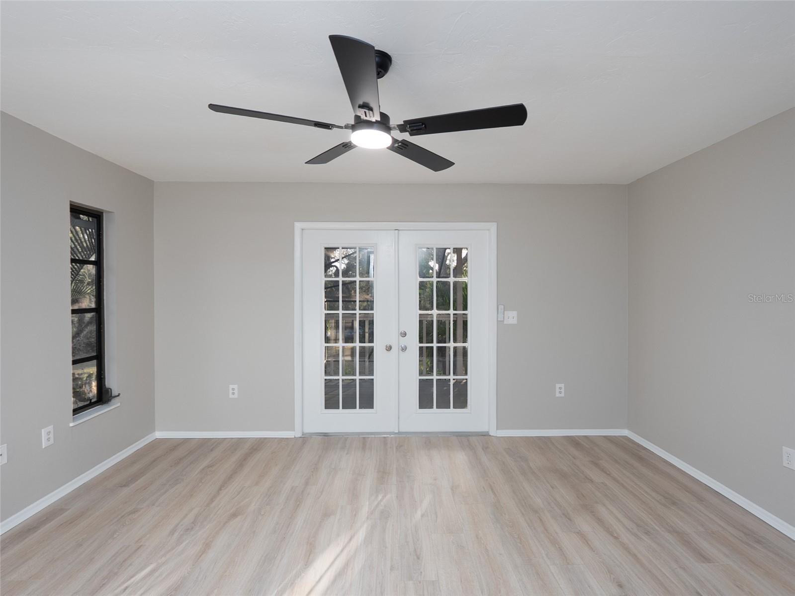 NORTH VENICE FARMS AND EVERGLA-667100 - Residential