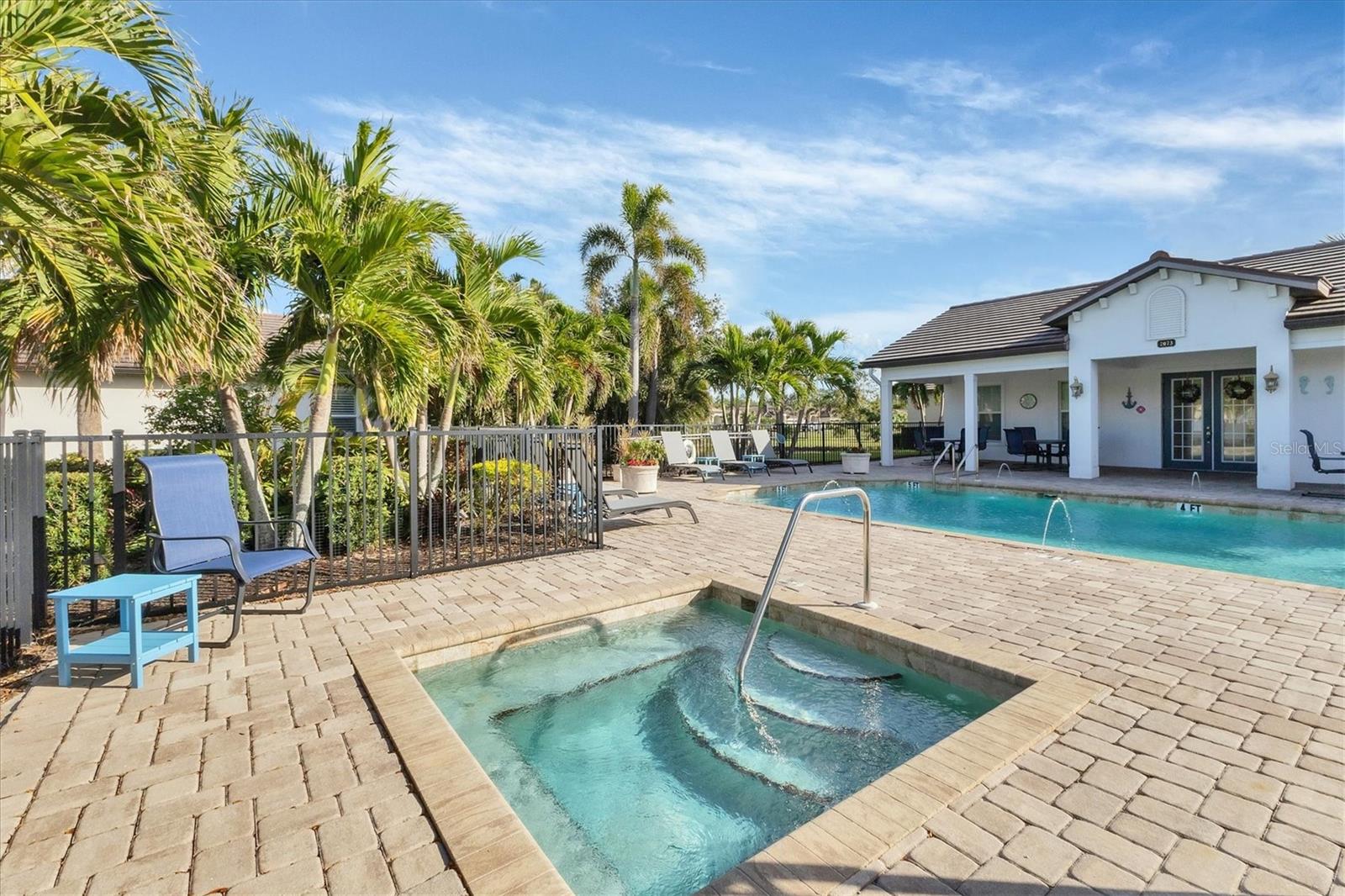 GRAND OAKS - Residential
