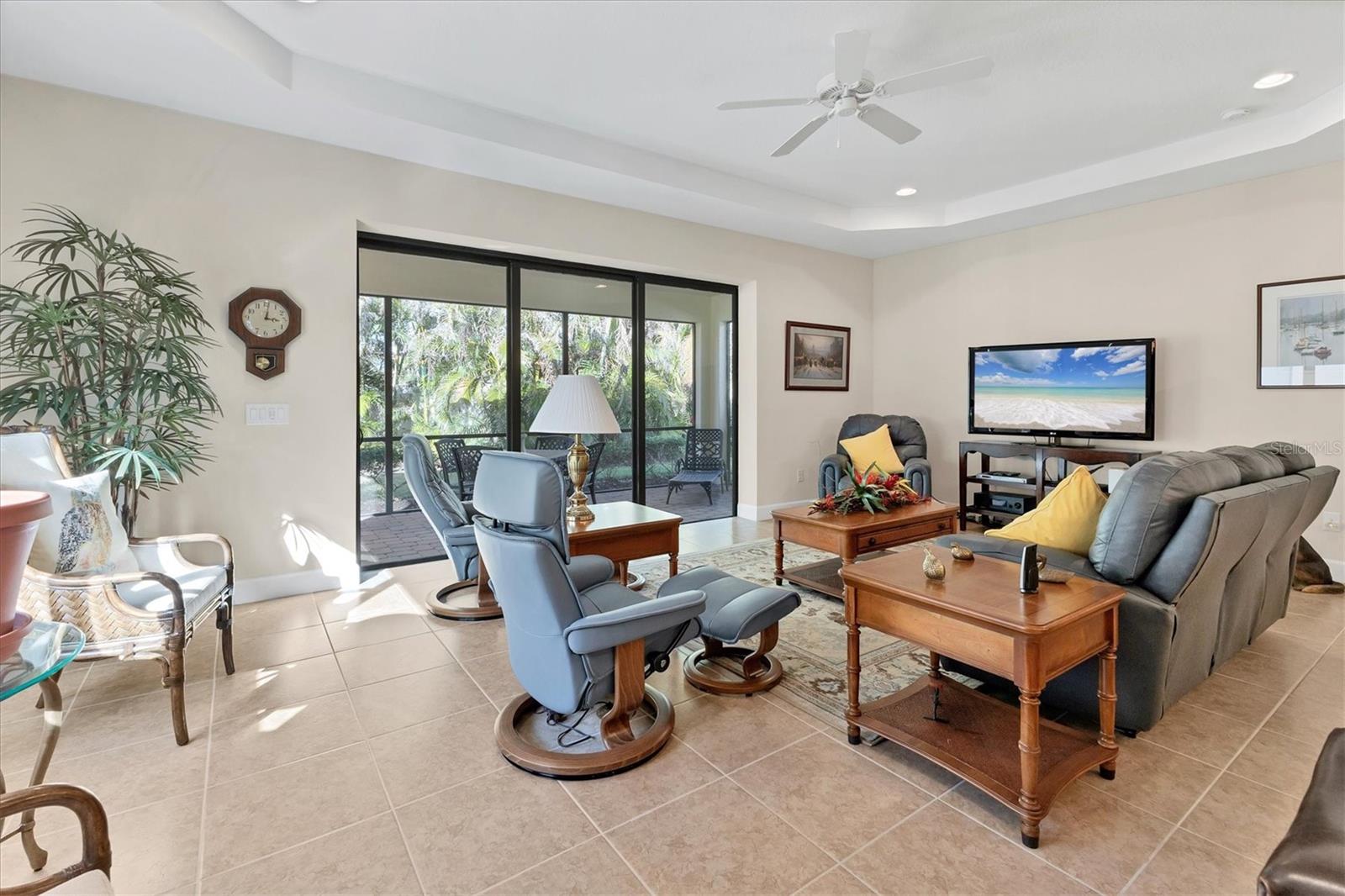 GRAND OAKS - Residential