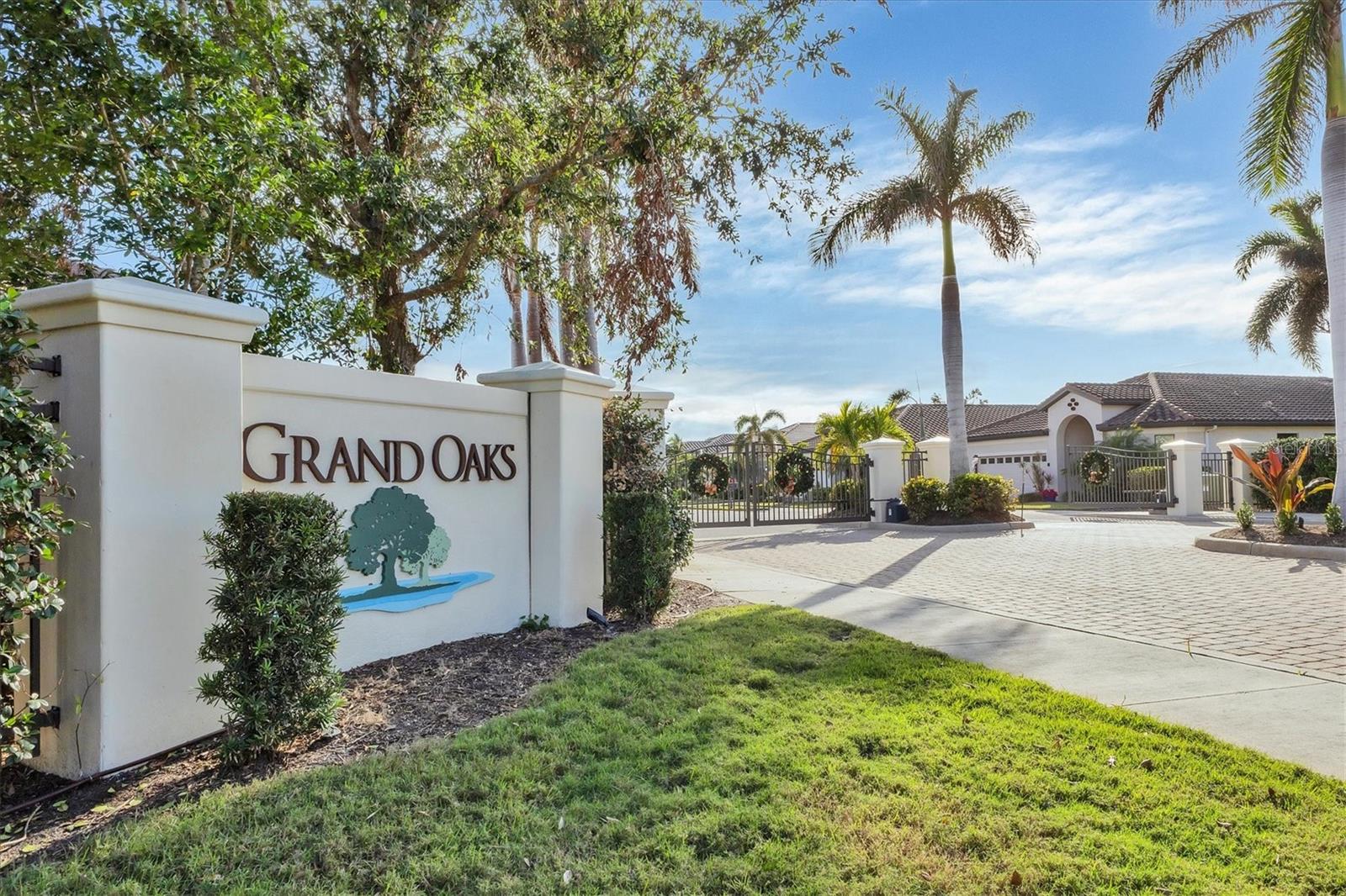 GRAND OAKS - Residential