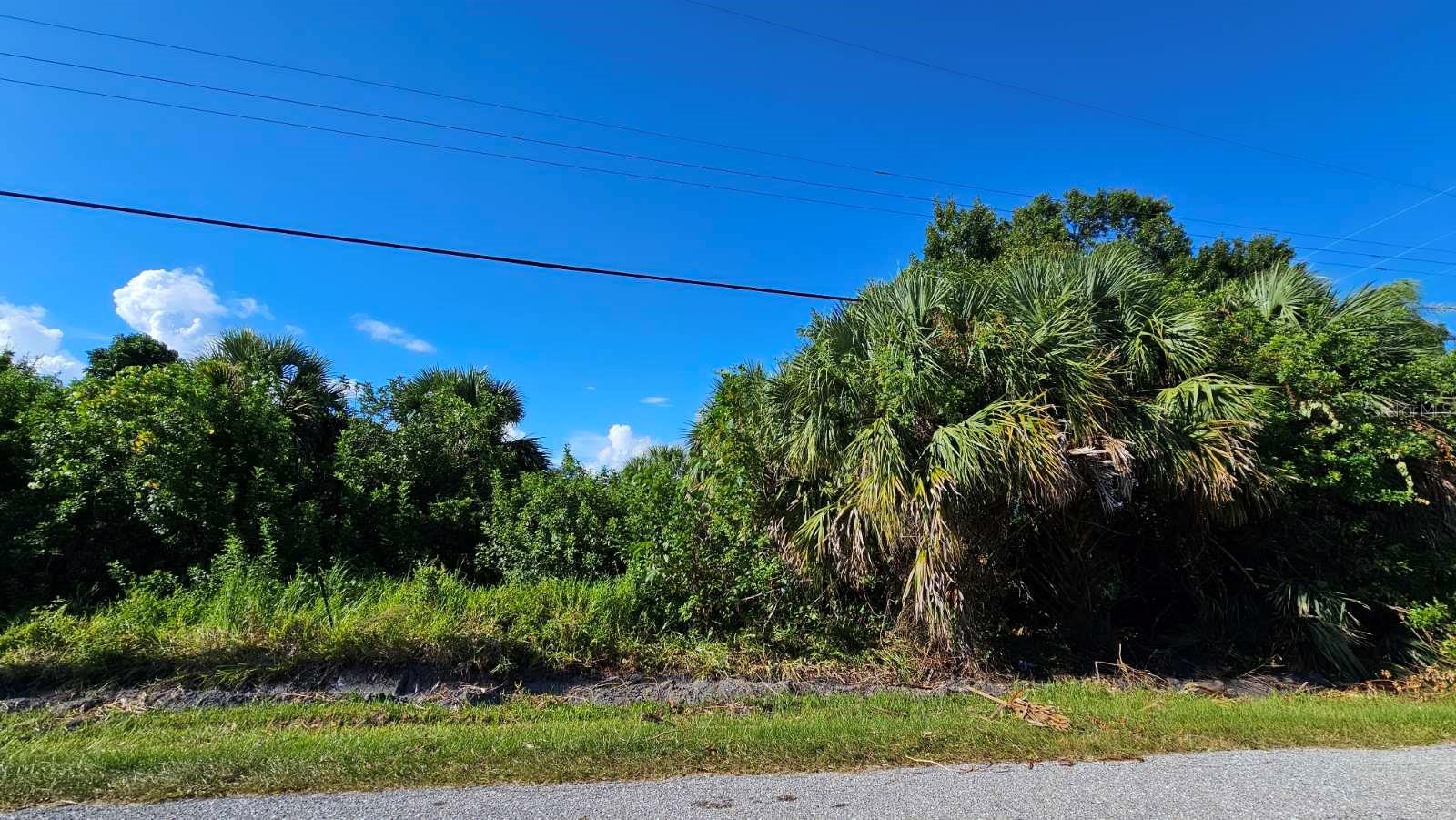 Prime residential multifamily-zoned lots in Nokomis, FL, just off Tamiami Trail! Together, these 4 parcels present a combined 21,592 sq. ft. of endless potential, with the option to purchase individually. Located only 3 minutes from pristine Gulf beaches and 5 minutes from lively downtown Venice, this property is ideal for building your dream home, a duplex, or a multifamily investment. Whether you’re creating a coastal retreat or pursuing a profitable development, this rare opportunity places you close to the best of Florida living—beaches, dining, shopping, and entertainment all at your doorstep. Don’t miss the chance to secure land in this highly sought-after location!