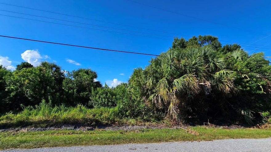 Prime residential multifamily-zoned lots in Nokomis, FL, just off Tamiami Trail! Together, these 4 parcels present a combined 21,592 sq. ft. of endless potential, with the option to purchase individually. Located only 3 minutes from pristine Gulf beaches and 5 minutes from lively downtown Venice, this property is ideal for building your dream home, a duplex, or a multifamily investment. Whether you’re creating a coastal retreat or pursuing a profitable development, this rare opportunity places you close to the best of Florida living—beaches, dining, shopping, and entertainment all at your doorstep. Don’t miss the chance to secure land in this highly sought-after location!