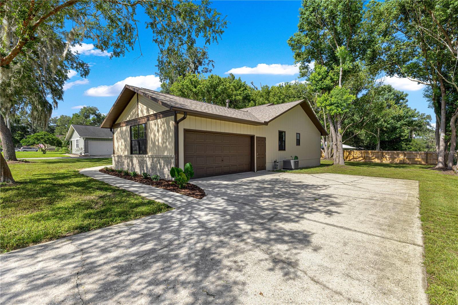 804 NE 46TH COURT