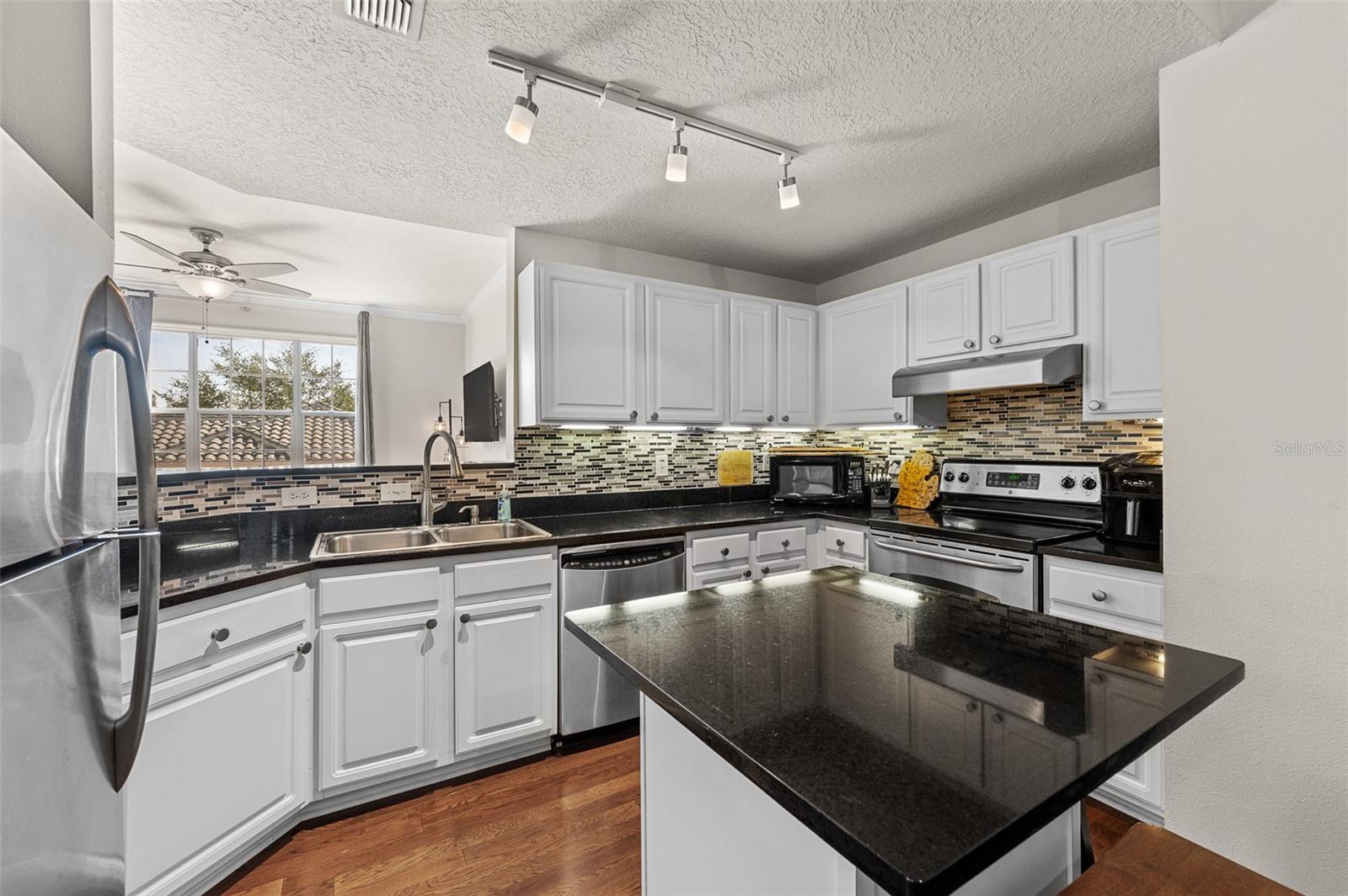 501 KNIGHTS RUN AVENUE 1215