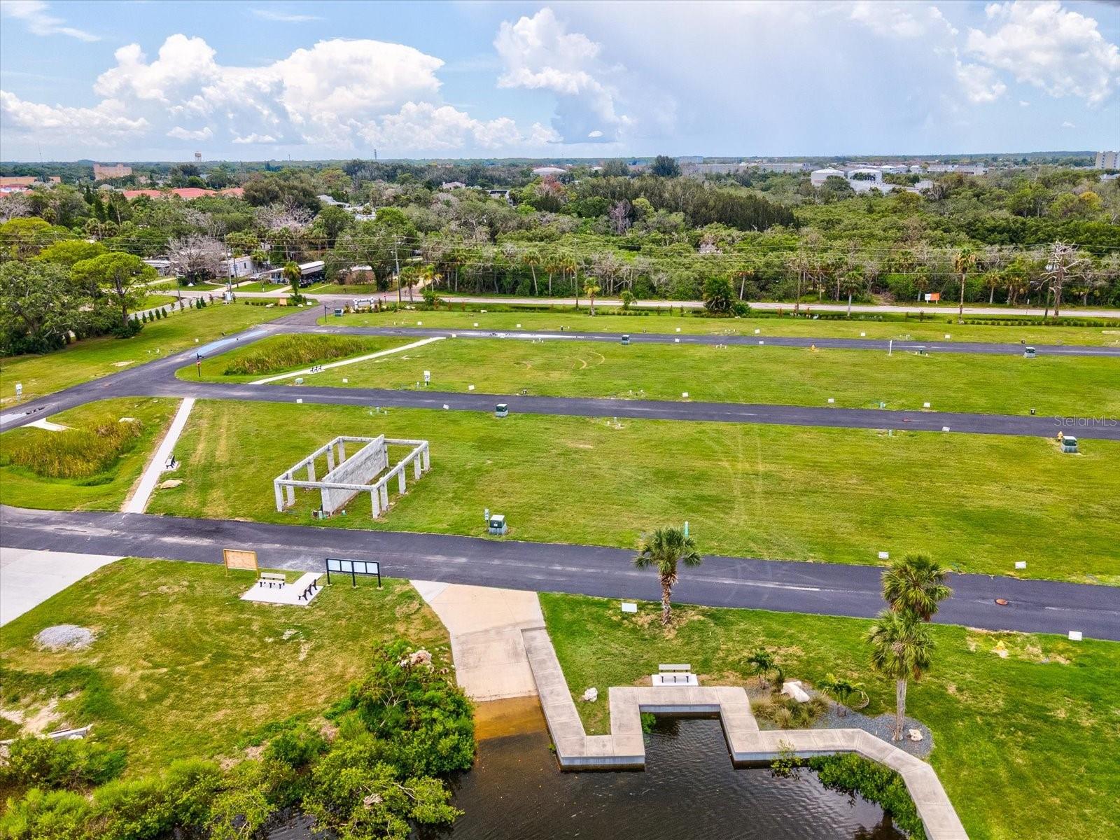 COTTAGES/OYSTER BAYOU TRACTS A - Land