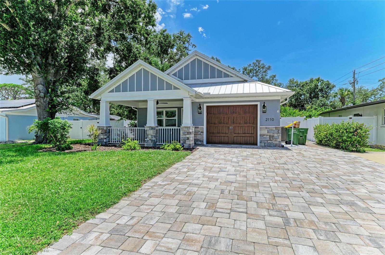 LOCATION LOCATION LOCATION!!! Charming Pool house in the center of the city minutes away from DownTown, Siesta Key Beach, Sarasota Memorial Hospital, Southside Village, walkable to shopping, dining, coffee shops and Arlington Park. The neighborhood Park has tennis and basketball courts, indoor gym, racquetball courts, a dog park, and aquatic complex featuring a 50 meter lap pool
Close to EVERYTHING that Sarasota has. Beautifully renovated with Hurricane impact wiindows, new roof , water heater, sky lights and more. The screen enclosed pool is a lovely place to enjoy your morning coffee or a glass of beverage at the sunset. The primary bedroom has french doors that open to the pool and an extra space for a Den/home office or a Zen/yoga/relaxation place. Appliances include fridge, dishwasher, washer, dryer, Beverage cooler, range and microwave.
Pet Policy is 1 dog allowed with owners approval and a non refundable pet fee of $300/year equivalent to $25/month.
This is a SMOKE FREE Property, offered Unfurnished. Owners require background and credit check for each tenant.
Let's make this place your home and enjoy the Florida Living!!