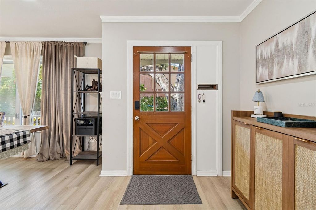 Photo of 2302 S Arrawana Avenue, Tampa, FL 33629 (MLS # TB8475912)