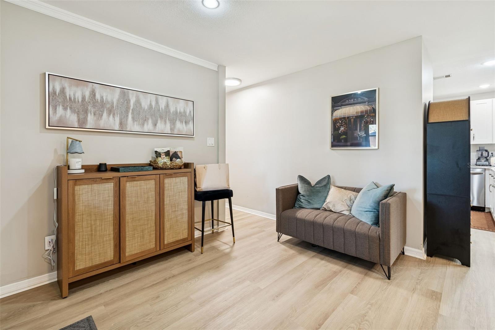 2302 S ARRAWANA AVENUE