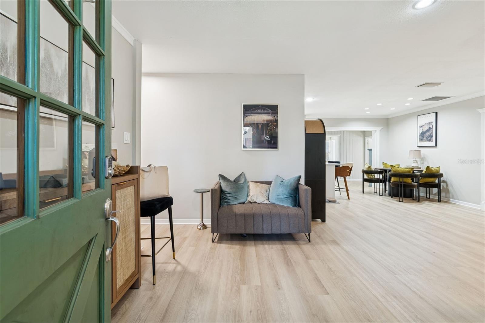 2302 S ARRAWANA AVENUE