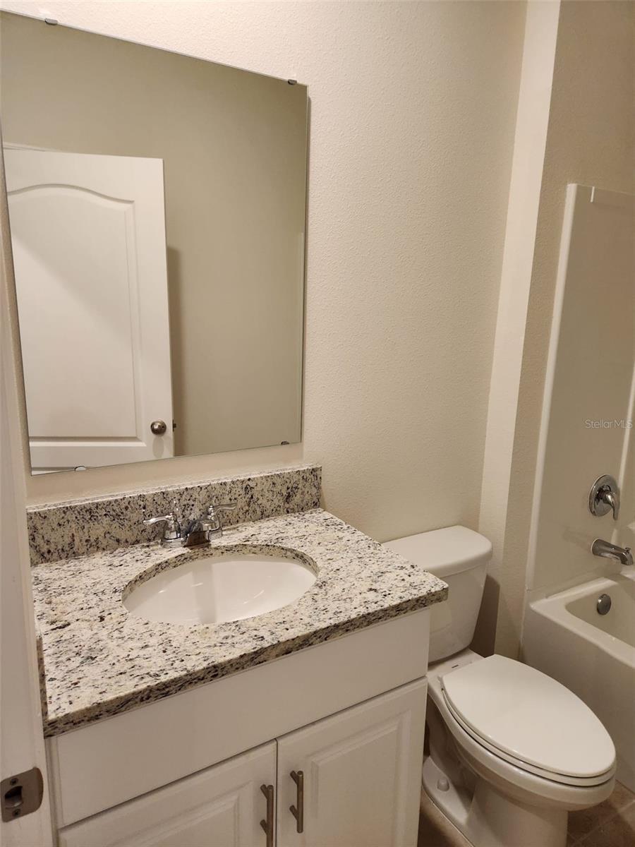 VICTORIA OAKS - Residential Lease