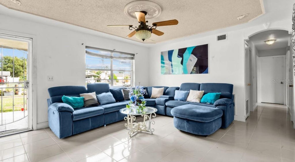 Photo of 4202 Anthony Lane, Orlando, FL 32822 (MLS # S5158007)