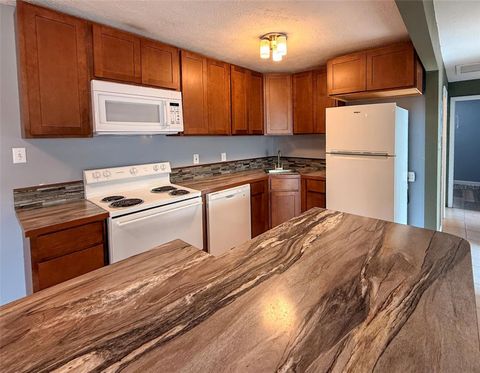 Tiny photo for 880 Emerald Dr, Mount Dora, FL 32757 (MLS # O6416330)