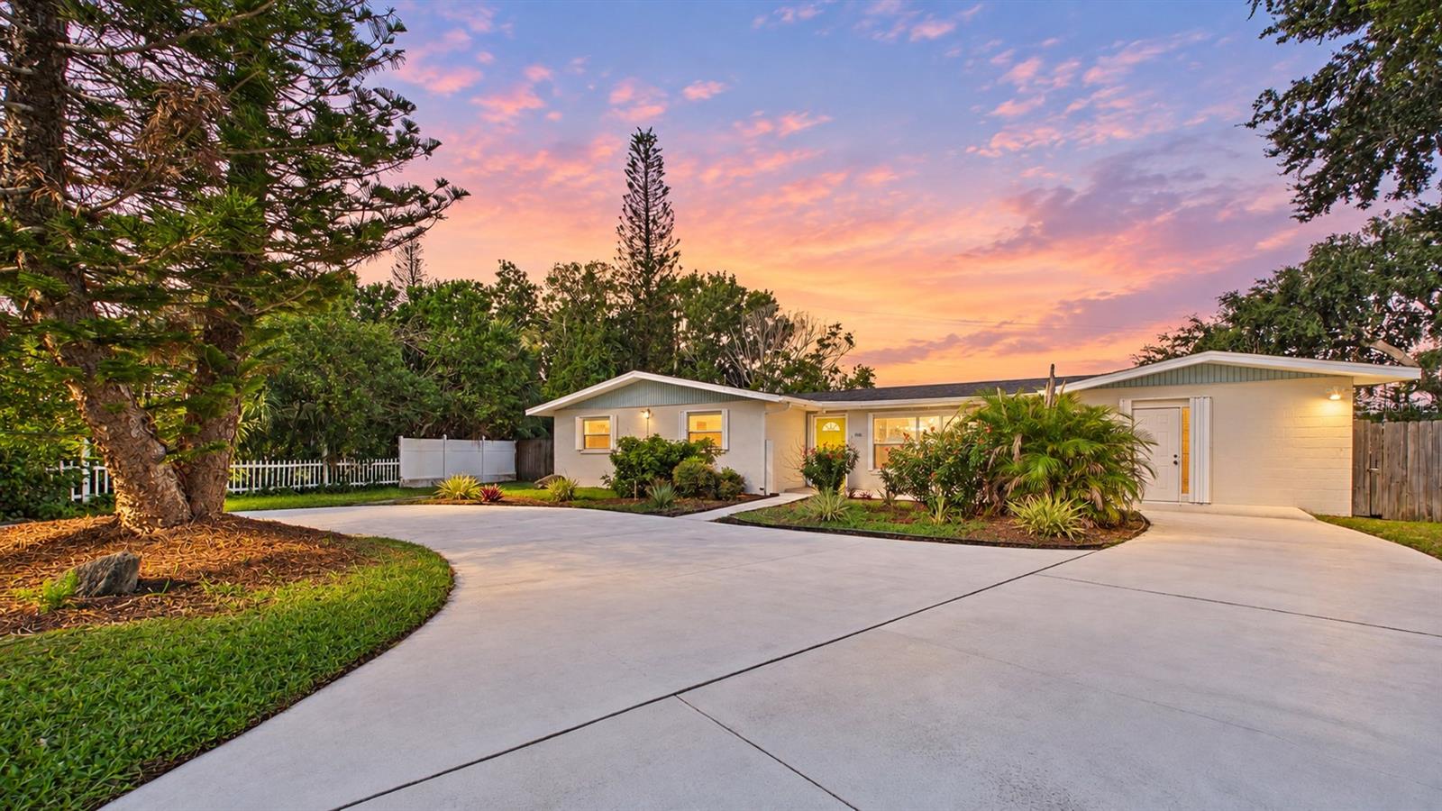 24 HARDEE CIRCLE N