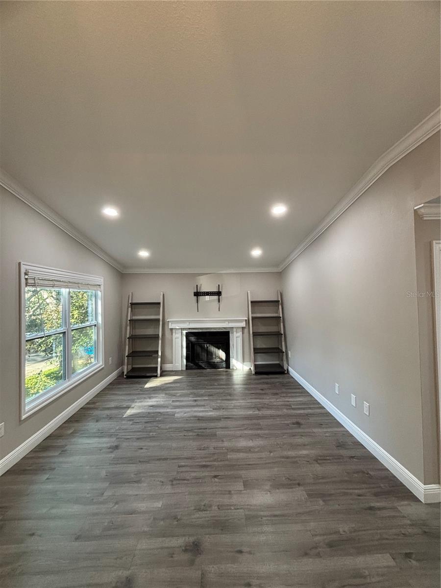 THE OAKS UNIT V A CONDO - Residential