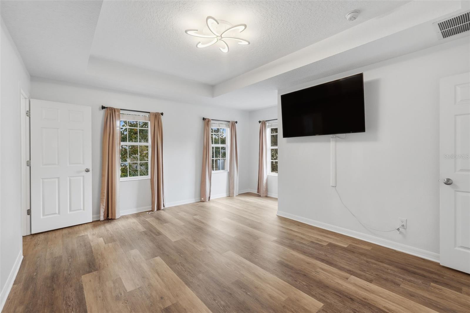 CELEBRATION EAST VILLAGE - Residential