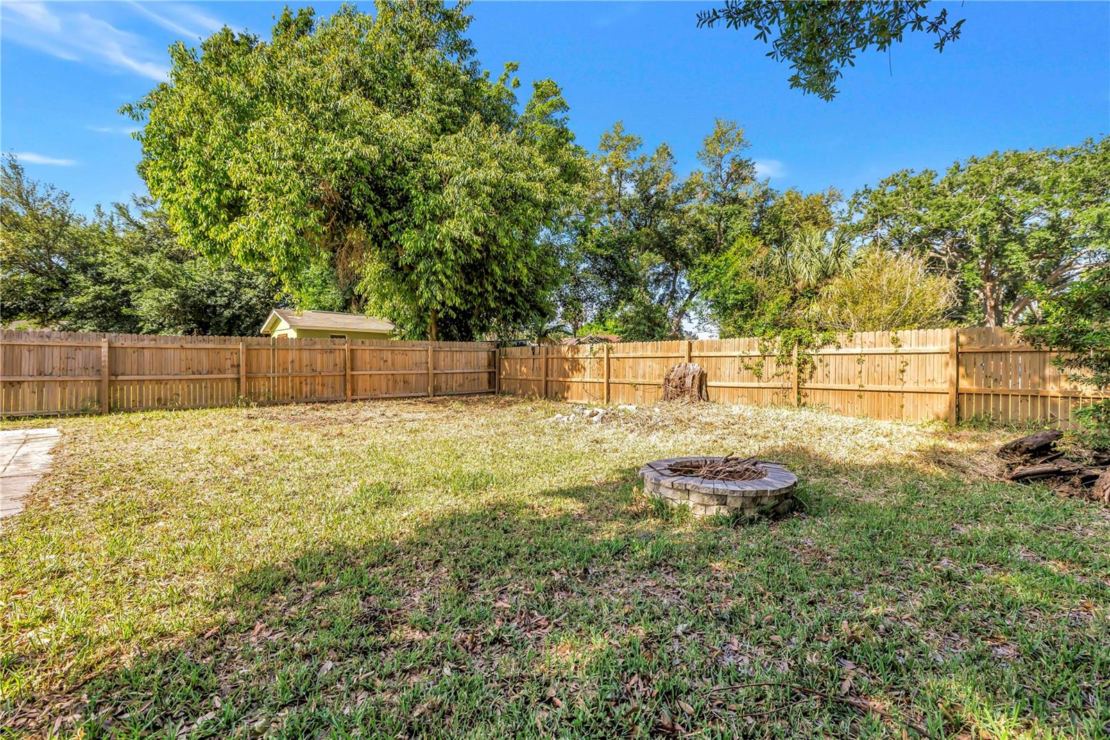 PINECREST - Residential