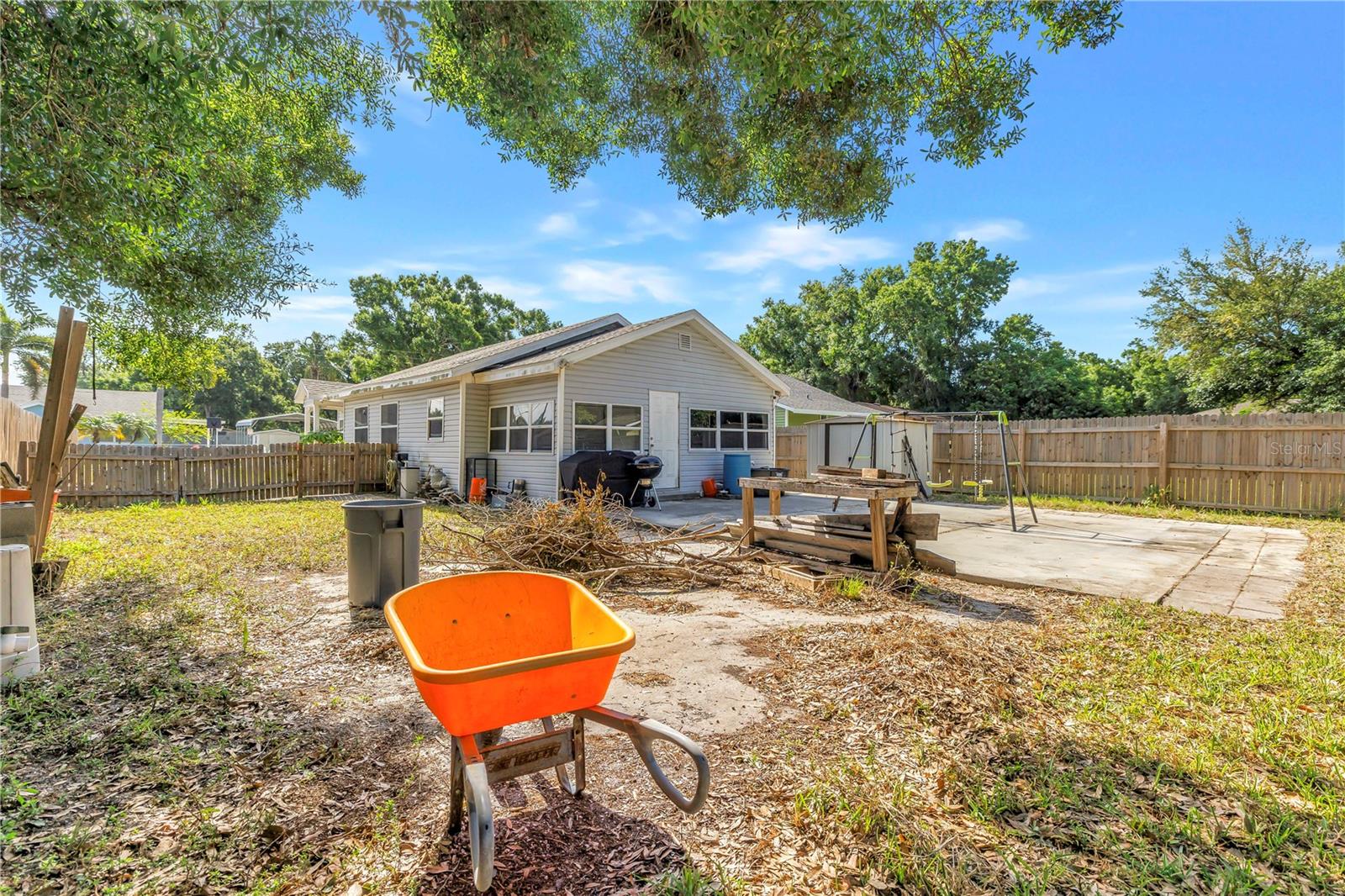 PINECREST - Residential