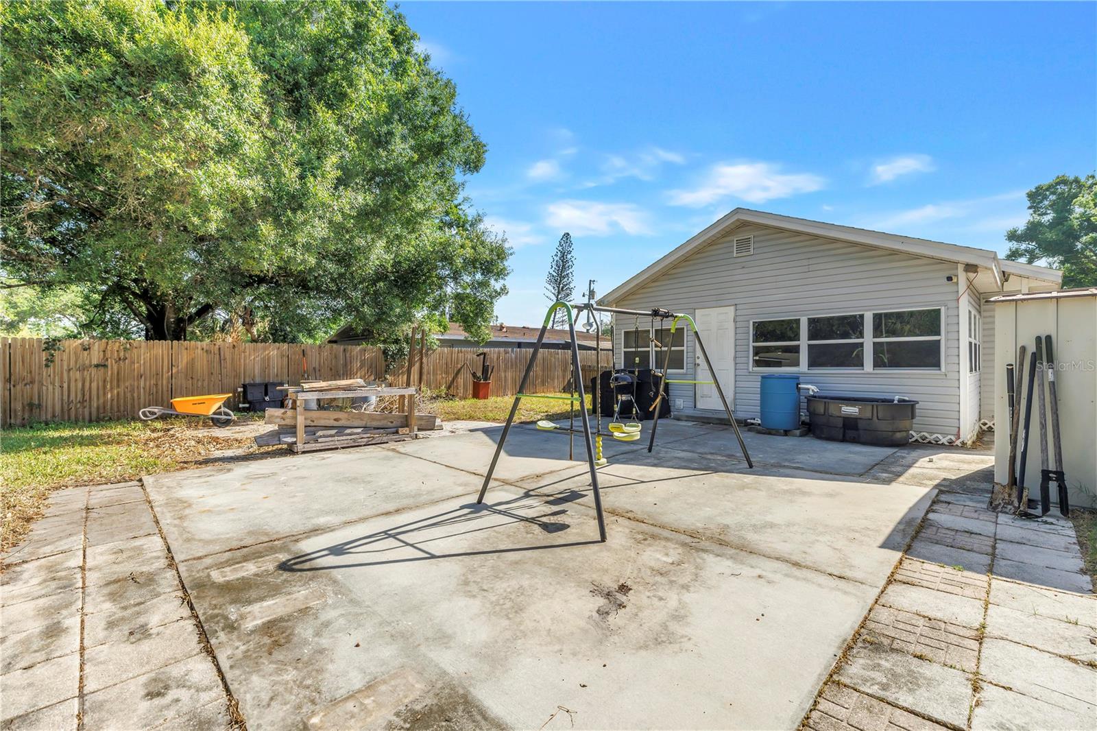 PINECREST - Residential