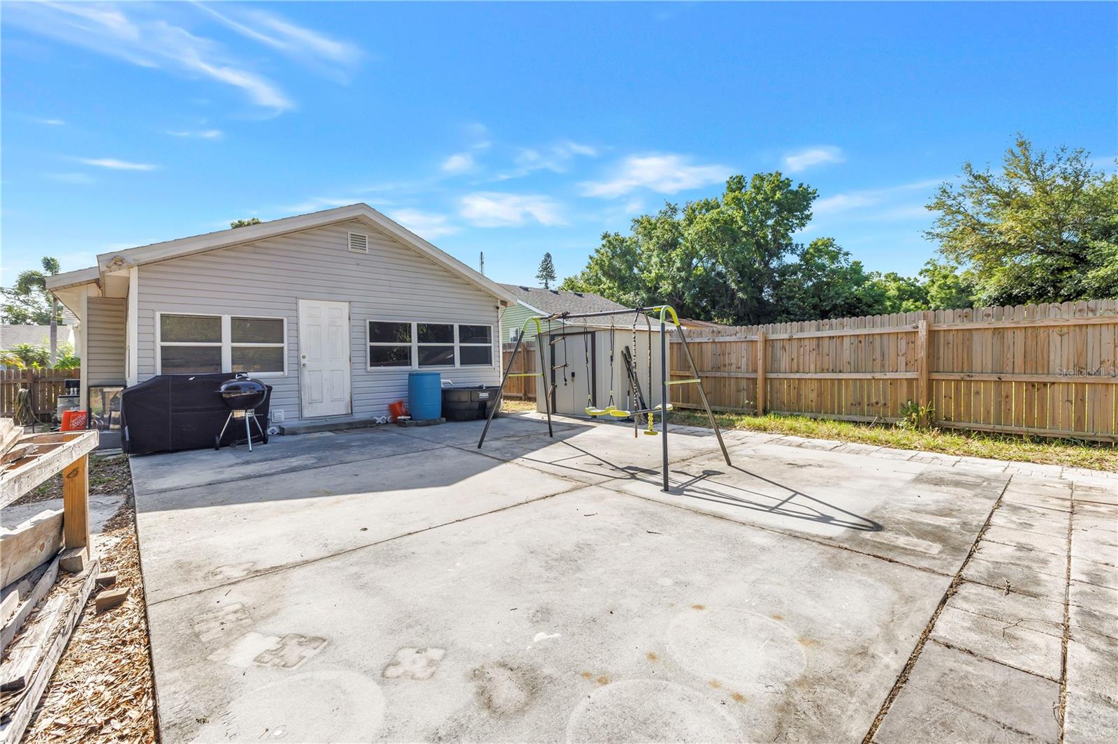 PINECREST - Residential